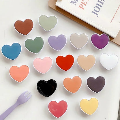 2024 Heart Shaped Phone Socket Holder Finger Grip Bracket Support Telephone for IPhone 15 14 13 Samsung Pocket Socket Stand